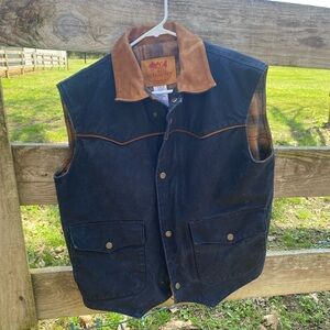 Schaefer Black Vest Medium